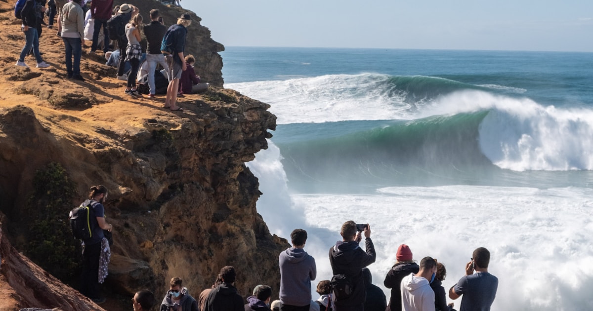 Day Trip: Lisbon to Nazaré (Best Viewpoints + What to Do)